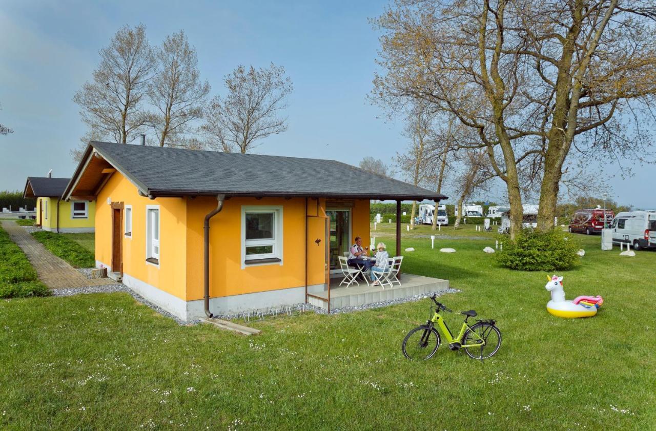 Knaus Camping- Und Ferienhauspark Rugen Altenkirchen  Eksteriør billede